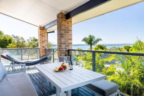 Away Nelson Bay, 29 Wollomi Ave - Spacious family home with water views, pet friendly, Wifi & aircon